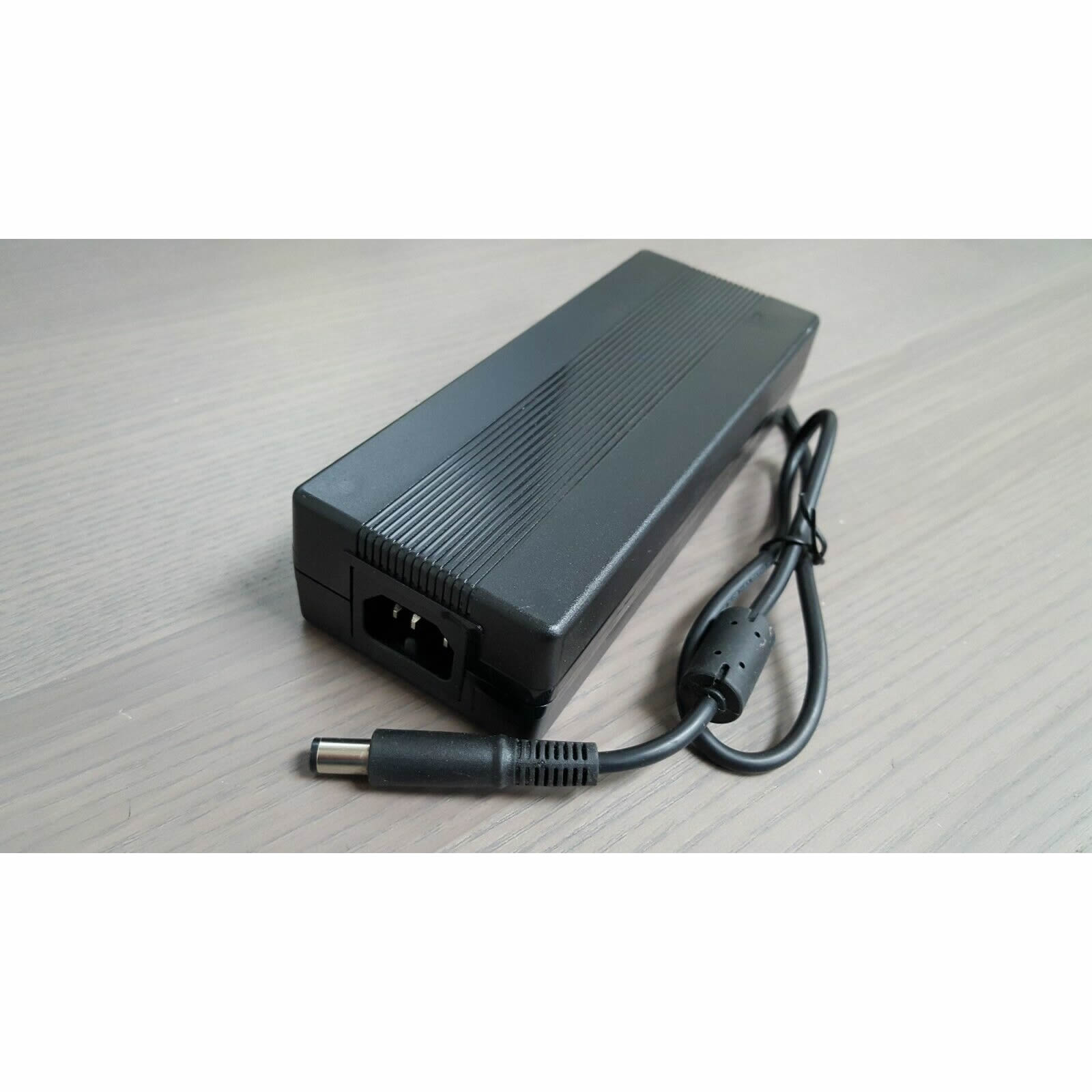Hp 0415B19180,210C002860 19V 9.47A 180W  Original AC Adapter for HP 520-1040A 27-1002A
